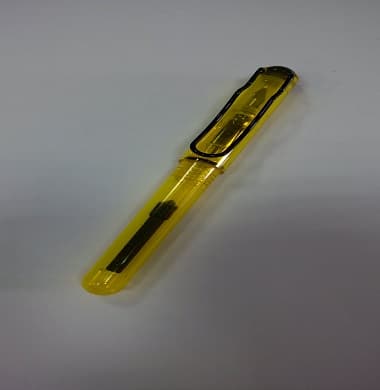 FOUNTAIN PEN WITH STAND